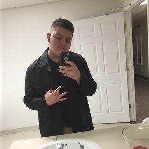 Meet your Posher, Ismael